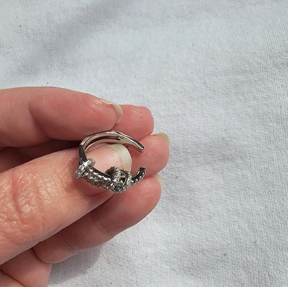 KC Chic ear cuff - Picture 4 of 4